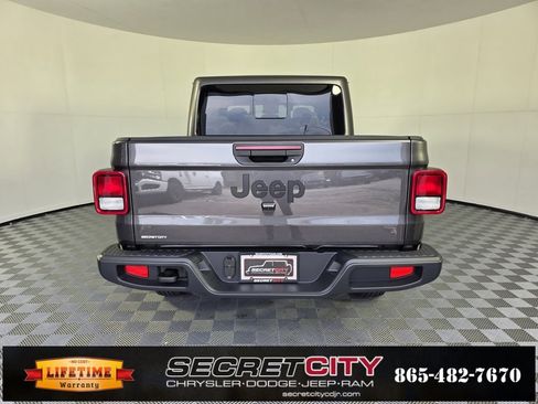 New 2025 Jeep Gladiator Sport image 6