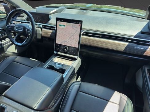 Used 2025 GMC Sierra EV Denali AWD/4WD image 23