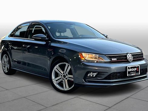 Used 2016 Volkswagen Jetta GLI SE image 2