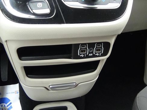 Certified 2023 Chrysler Voyager LX image 26