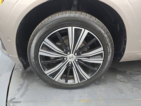 Used 2023 Volvo XC60 B5 Plus w/ Protection Package Premier FWD image 16