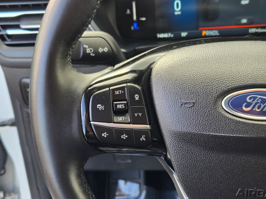 Certified 2025 Ford Escape SE FWD image 28
