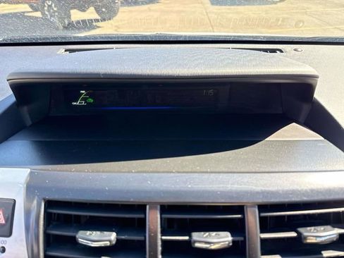 Used 2014 Toyota Prius V Five image 32