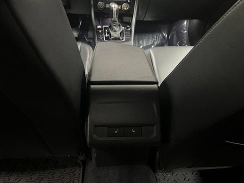 Used 2019 Volkswagen Jetta SEL w/ Cold Weather Package FWD image 35