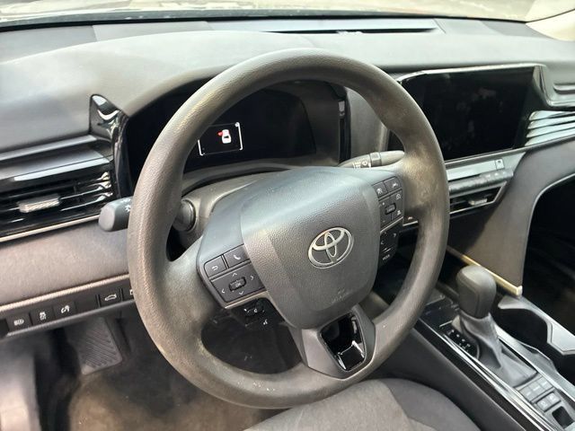 Used 2025 Toyota Camry LE FWD image 27