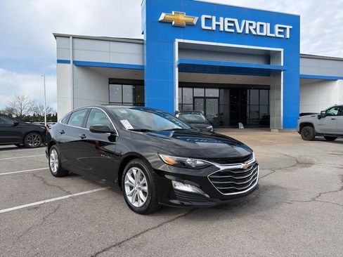 Used 2025 Chevrolet Malibu LT FWD image 1