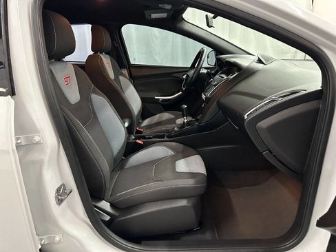 Used 2016 Ford Focus ST image 11