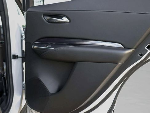 Used 2022 Cadillac XT4 Luxury w/ Cold Weather Package image 32