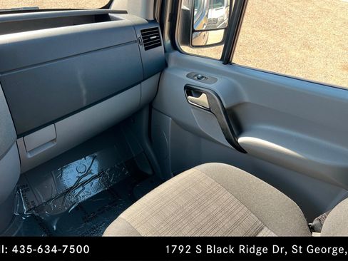 Used 2015 Mercedes-Benz Sprinter 2500 image 10