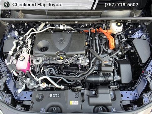 Used 2024 Toyota RAV4 SE w/ Weather & Moonroof Package image 15