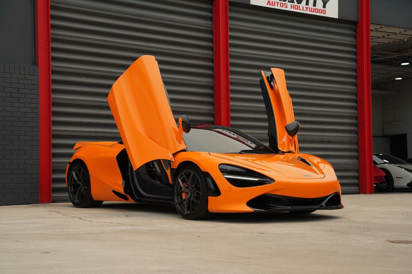 Used 2022 McLaren 720S Performance RWD image 3