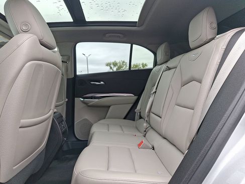 Used 2019 Cadillac XT4 Luxury w/ Cold Weather Package image 10