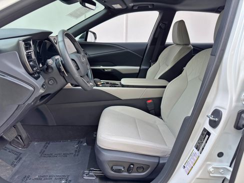 Used 2025 Lexus RX 350 Premium w/ Convenience Package FWD image 17
