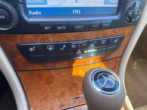 Used 2008 Mercedes-Benz E 350 Sedan image 28