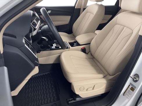 Certified 2023 Audi Q5 2.0T Premium Plus image 5