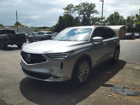 Used 2022 Acura MDX SH-AWD w/ Advance Package image 3
