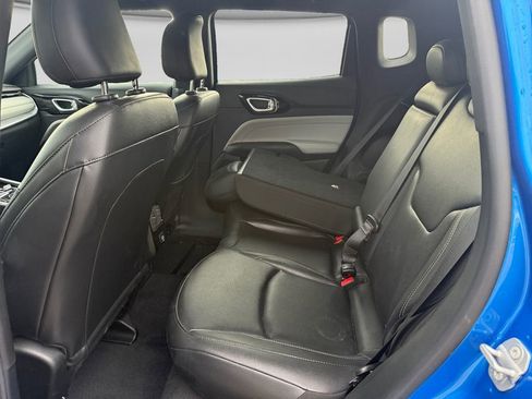 Used 2025 Jeep Compass Limited AWD/4WD image 12