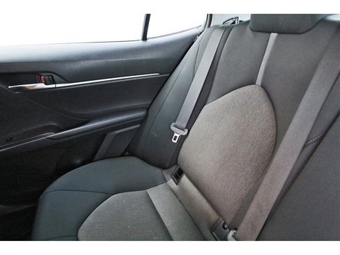 Used 2022 Toyota Camry LE image 11