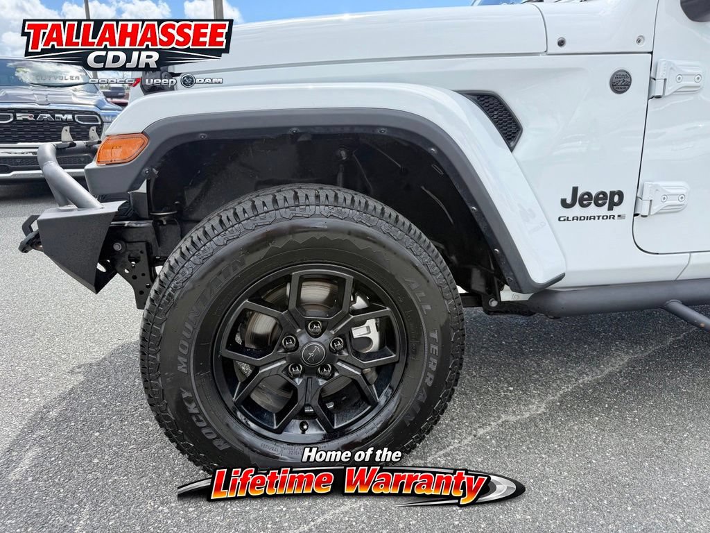 Used 2025 Jeep Gladiator Mojave AWD/4WD image 16