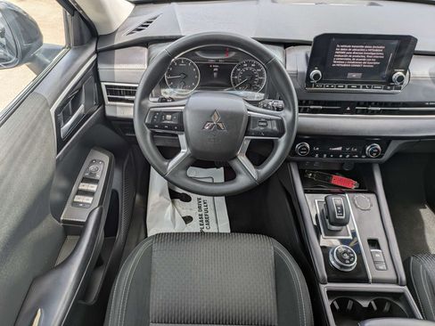 Used 2024 Mitsubishi Outlander ES AWD/4WD image 15