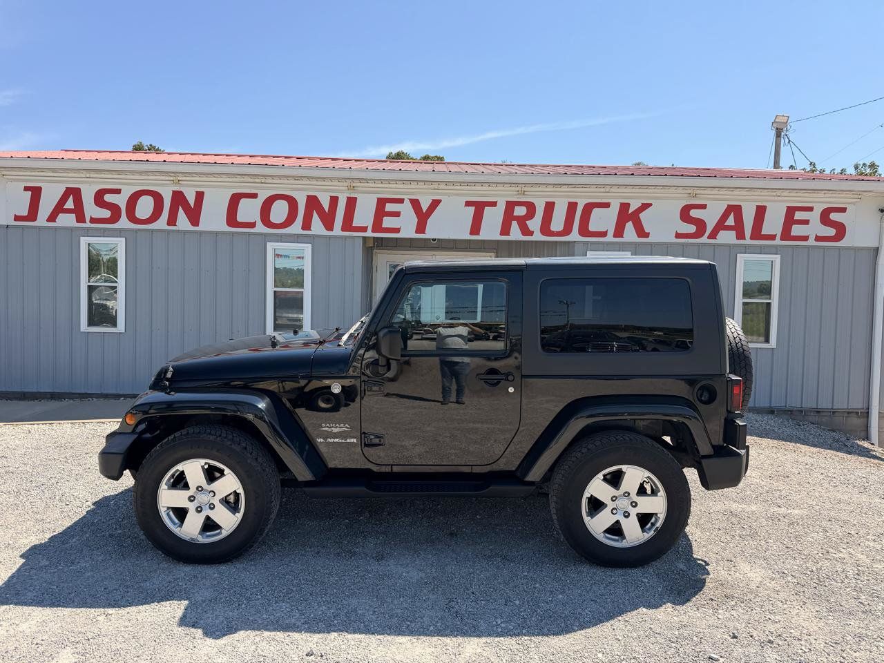 Used 2010 Jeep Wrangler Sahara AWD/4WD image 1