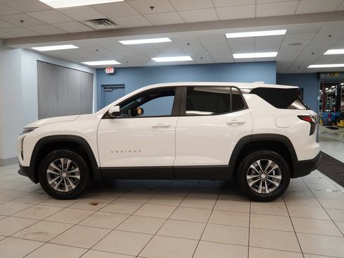 New 2026 Chevrolet Equinox LT w/ Convenience Package II image 2