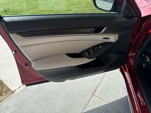 Used 2021 Honda Accord EX-L image 13