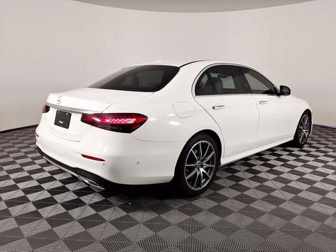 Used 2022 Mercedes-Benz E 350 Sedan image 4