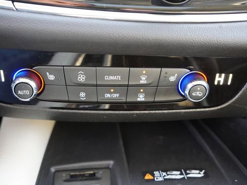 Certified 2023 Buick Enclave Essence w/ Experience Buick Package image 29