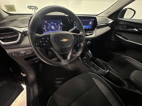 Used 2024 Chevrolet TrailBlazer LT FWD image 21