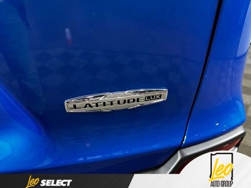 Used 2022 Jeep Cherokee Latitude Lux w/ Sun & Sound Group AWD/4WD image 11
