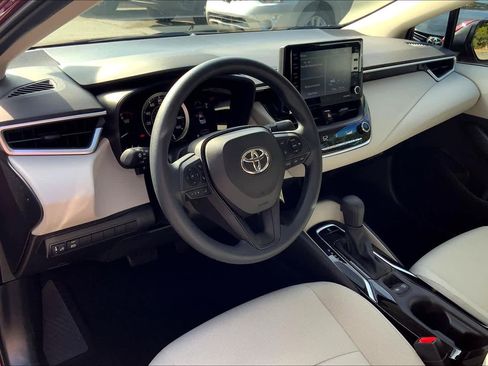 Used 2022 Toyota Corolla LE FWD image 15