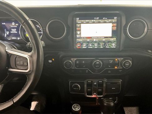 Used 2022 Jeep Wrangler Unlimited Sahara w/ Cold Weather Group image 15