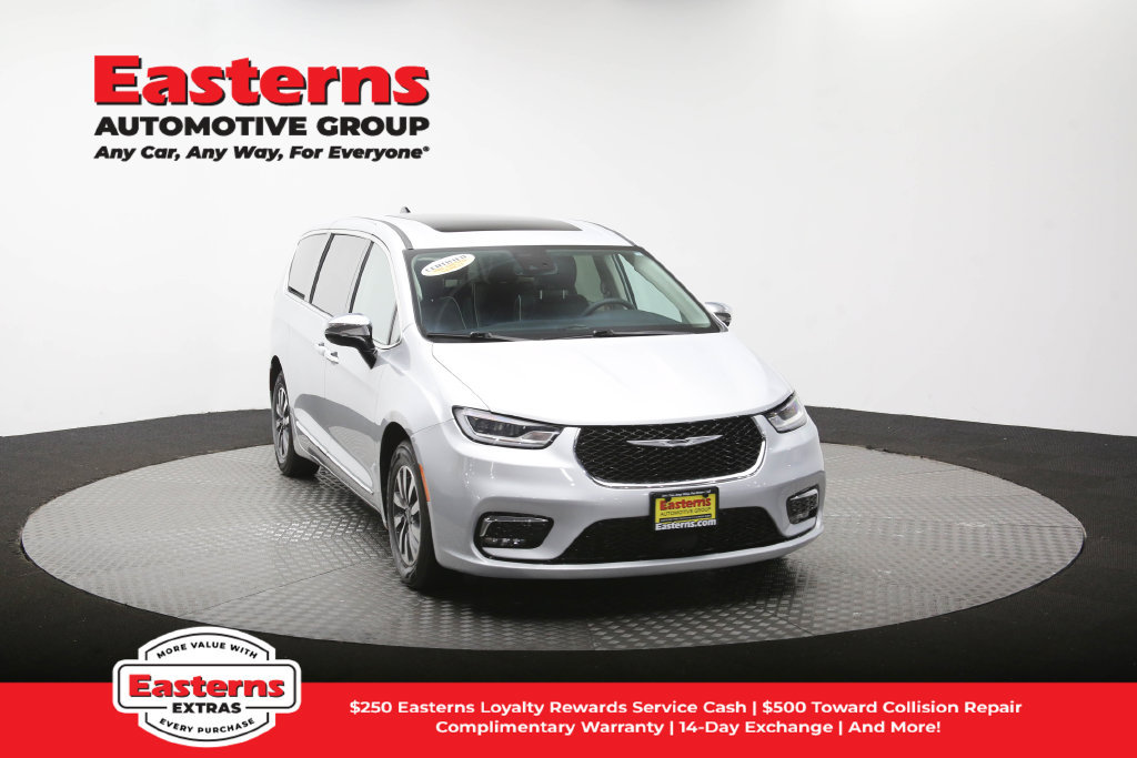 Used 2023 Chrysler Pacifica Limited FWD image 53