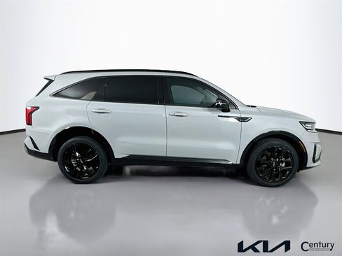 Certified 2023 Kia Sorento SX FWD image 4