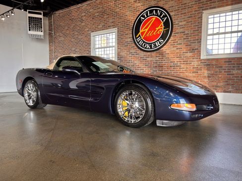 Used 2001 Chevrolet Corvette Convertible w/ Preferred Equipment Group2 image 30