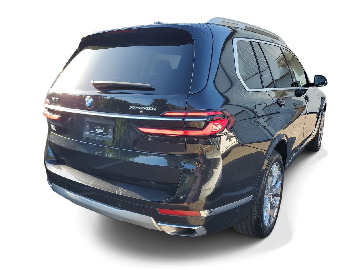 Used 2025 BMW X7 xDrive40i w/ Premium Package AWD/4WD image 4