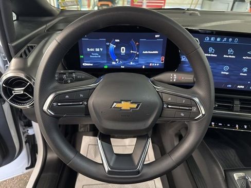 New 2026 Chevrolet Equinox EV LT image 12