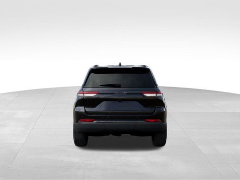 New 2025 Jeep Grand Cherokee 4WD image 7