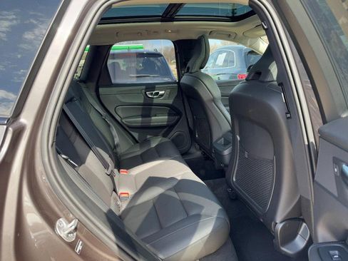 Certified 2025 Volvo XC60 B5 Plus image 11