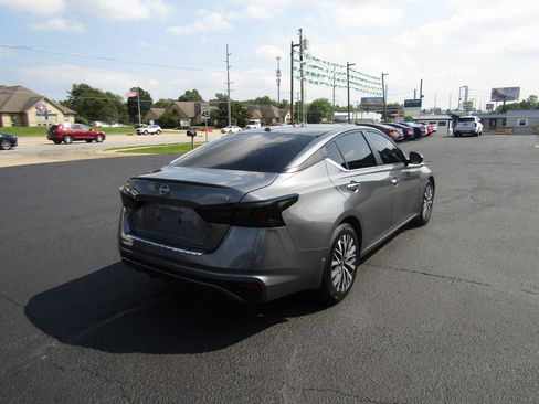Used 2023 Nissan Altima 2.5 SV FWD image 8