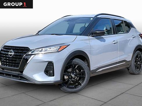 Used 2024 Nissan Kicks SR w/ SR Premium Package FWD image 1