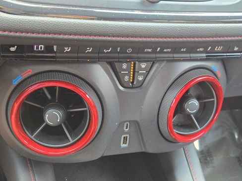 Used 2022 Chevrolet Blazer RS FWD image 27