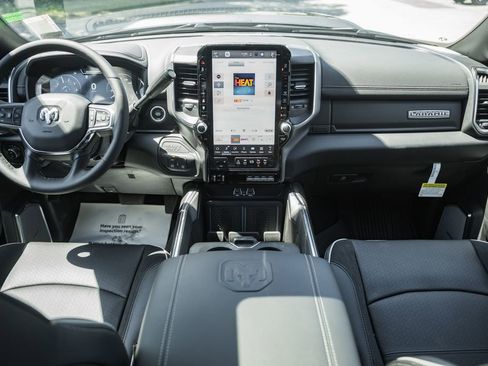 New 2026 RAM 2500 Laramie AWD/4WD image 25
