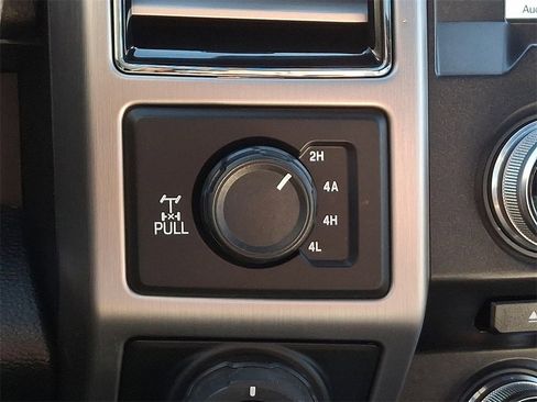 Certified 2018 Ford F150 Platinum w/ Equipment Group 701A Luxury image 27