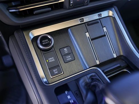 Used 2024 Lexus GX 550 image 19