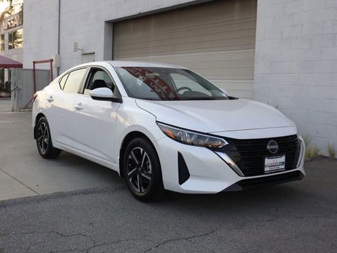 New 2025 Nissan Sentra SV image 2
