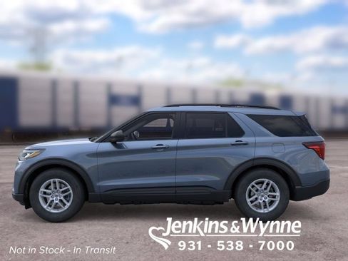 New 2026 Ford Explorer Active RWD image 3