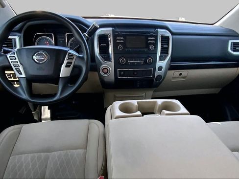 Used 2017 Nissan Titan SV RWD image 16