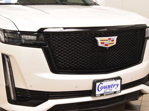 Used 2023 Cadillac Escalade ESV Sport Platinum w/ Heavy-Duty Trailer Package AWD/4WD image 13
